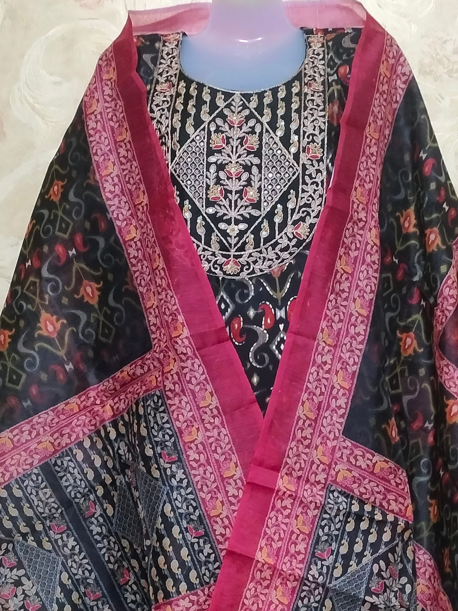 Stylish Round Neck Suit Set with Dupatta & Pajama – XL Size -black color - Image 5