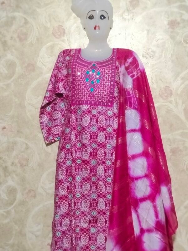 Stylish Round Neck Suit with Dupatta & Pajama – XL Size pink - Image 3