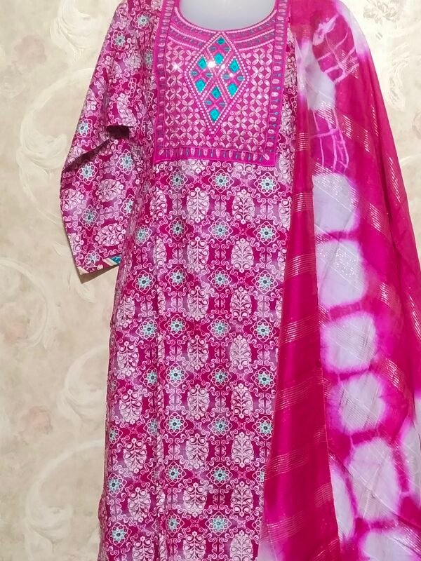 Stylish Round Neck Suit with Dupatta & Pajama – XL Size pink - Image 2