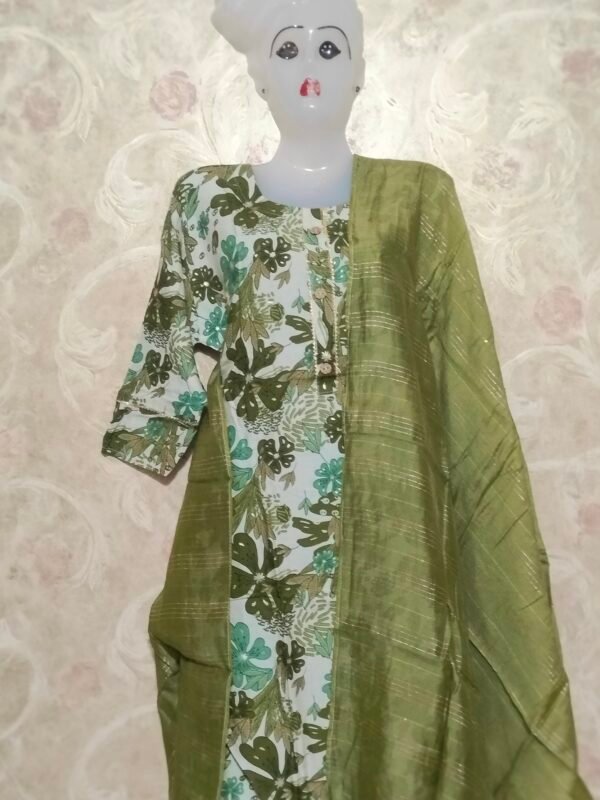 Add Elegance to Your Wardrobe with This Printed 3-Piece Suit - Image 3