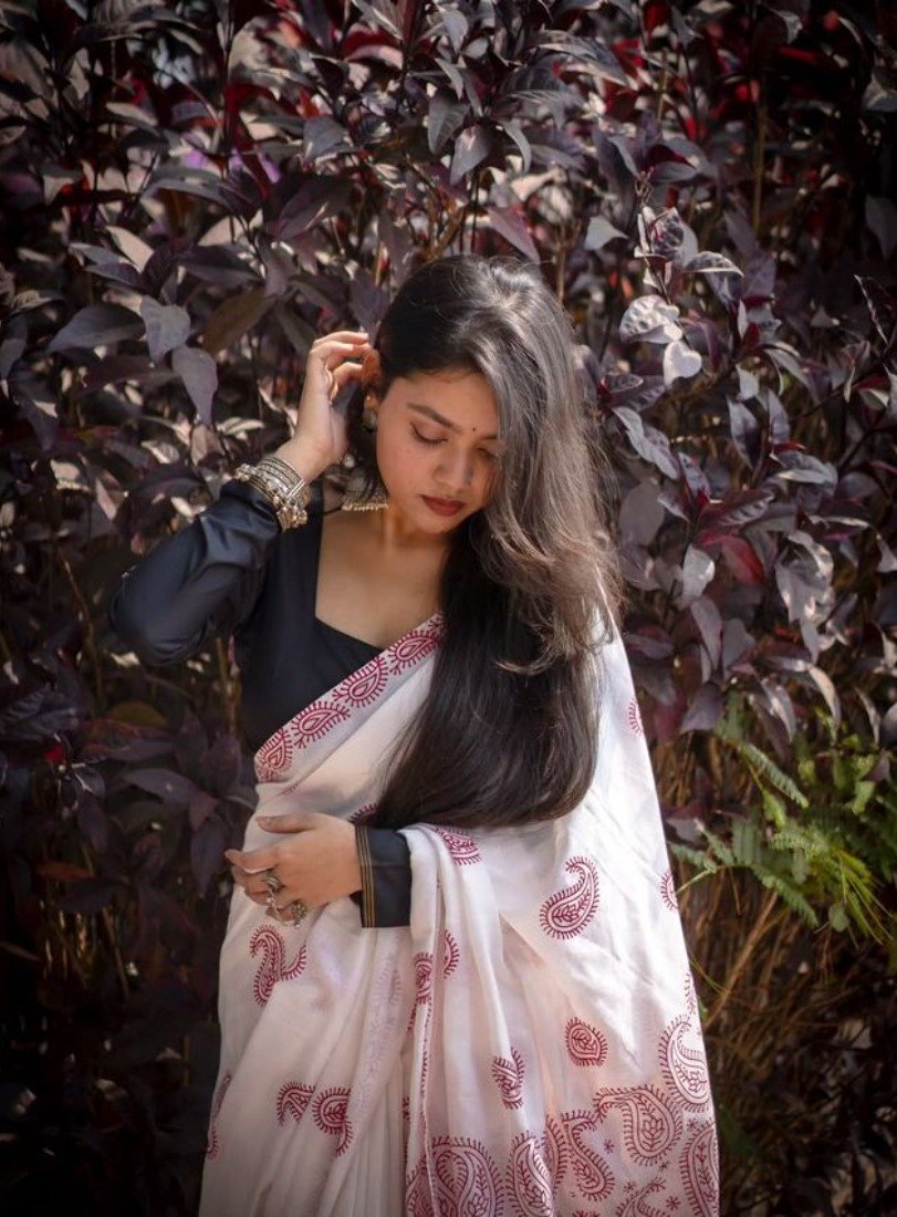 Generic Women's Linen Paisley Printed Saree With Unstitched Blouse - 5.5 Mtr (White-Red) - Image 4