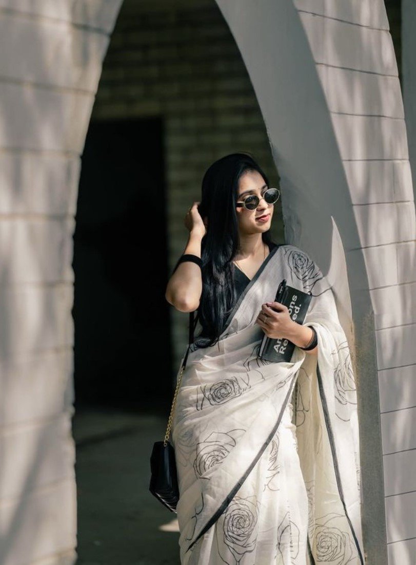 Generic Women's Linen Floral Printed Saree With Unstitched Blouse - 5.5 Mtr (White-Black) - Image 3