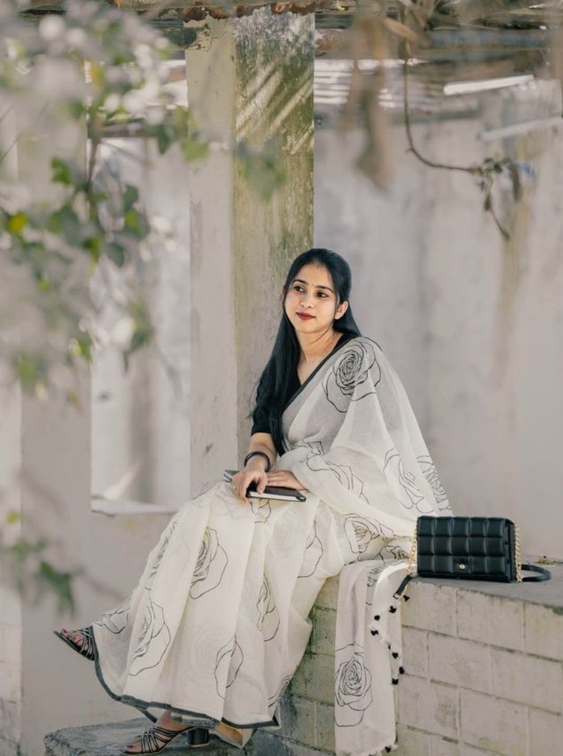 Generic Women's Linen Floral Printed Saree With Unstitched Blouse - 5.5 Mtr (White-Black) - Image 4