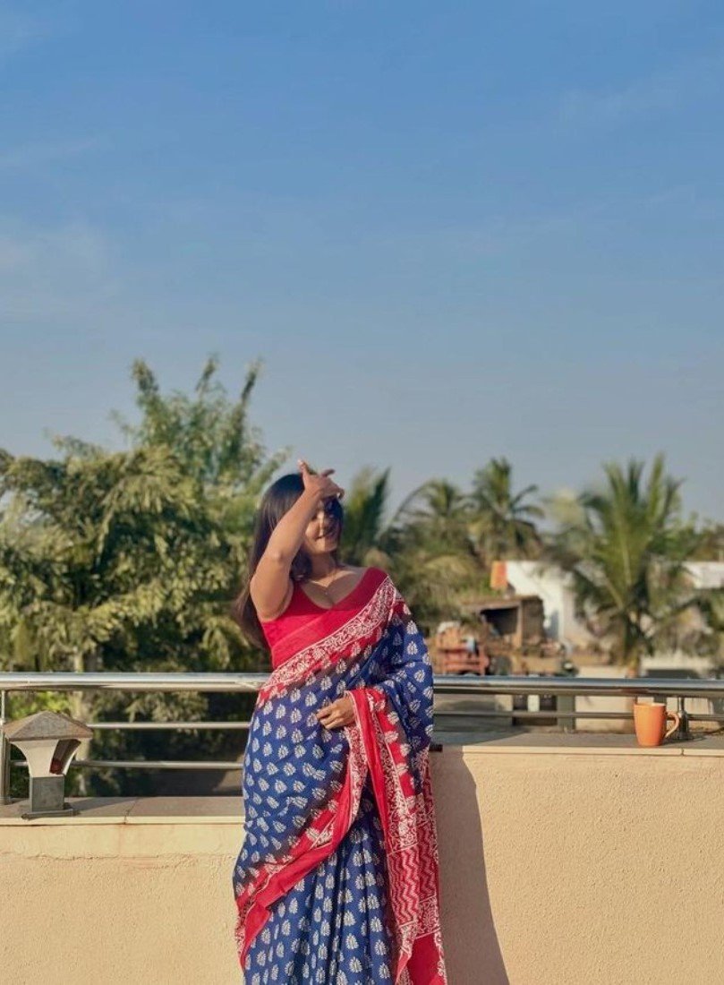 Generic Women's Linen Printed Saree With Unstitched Blouse - 5.5 Mtr (Blue-Red) - Image 3