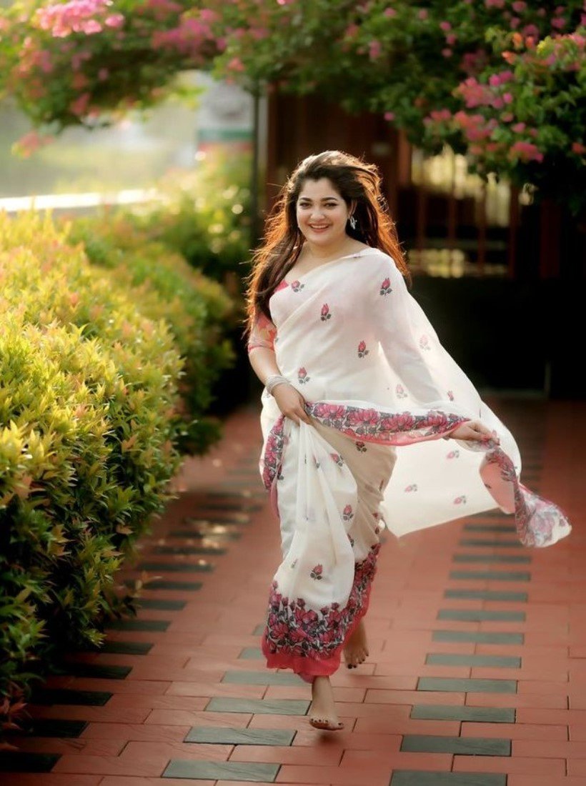 Generic Women's Linen Floral Printed Saree With Unstitched Blouse - 5.5 Mtr (Off White) - Image 3