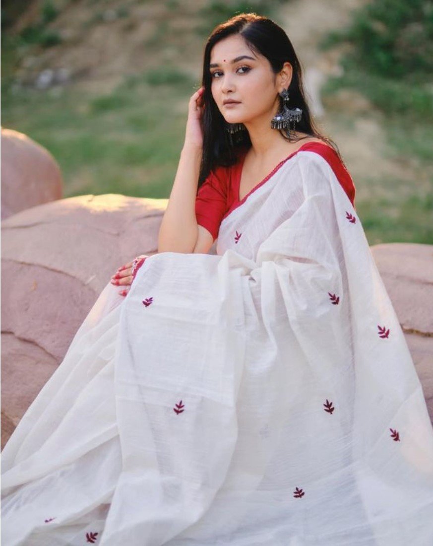 Generic Women's Linen Embroidered Saree With Unstitched Blouse - 5.5 Mtr (White-Red) - Image 3