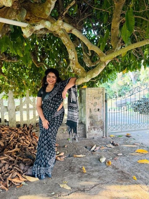 Generic Women's Linen Printed Saree With Unstitched Blouse - 5.5 Mtr (Black) - Image 3