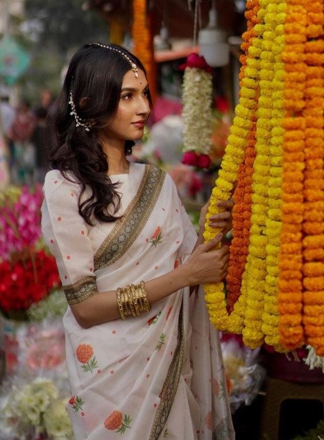 Generic Women's Linen Floral Printed Saree With Unstitched Blouse - 5.5 Mtr (White-Orange) - Image 3