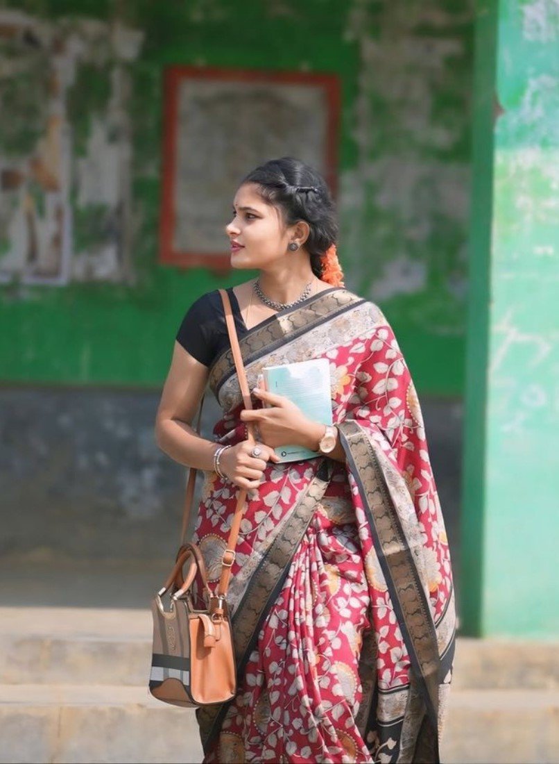 Generic Women's Linen Floral Printed Saree With Unstitched Blouse - 5.5 Mtr (Maroon) - Image 4